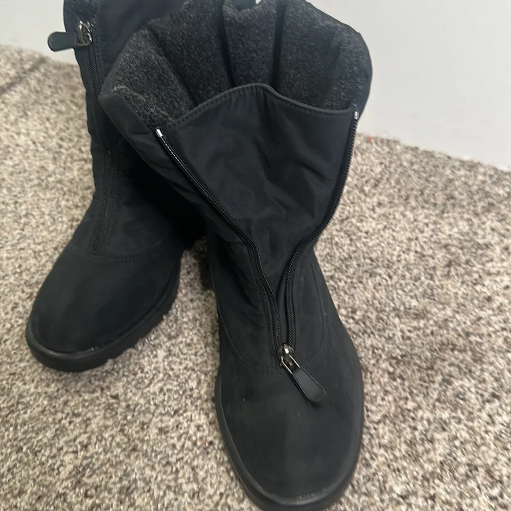 Canada toe warmer black boots size 9  comfy winter